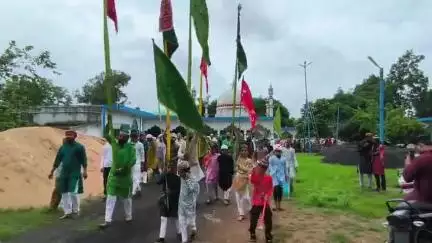 नौरोजाबाद: सात मुहर्रम के दिन सोहदा-ए-कर्बला की याद में निकला आलम शरीफ