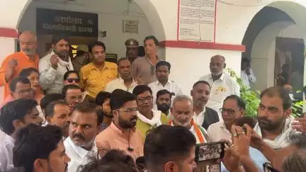 राज्यपाल महोदया को संबंधित ज्ञापन सौंप कर मांग किया गया की जो 5000 प्राइमरी तथा जूनियर स्कूलों को मर्ज करने का निर्णय लिया गया है वह वापस लिया जाए