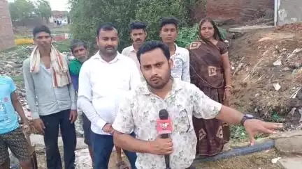 कोचस: नगर पंचायत कोचस के वार्ड नंबर 15 में विकास की कमी से लोग परेशान, साफ-सफाई न होने से गंदगी से भरा यह वार्ड