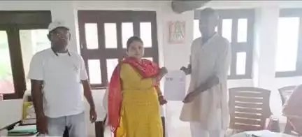 खड़गपुर: बीडीओ ने मतदाता पुनरीक्षण कार्य लिया, कौड़िया पंचायत के मुखिया और प्रतिनिधि का भरवारा फॉर्म खुद से लिया जाएगा