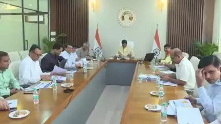 बैरसिया: भोपाल के समत्व भवन में मुख्यमंत्री मोहन यादव ने नगरीय विकास एवं आवास विभाग की समीक्षा बैठक की