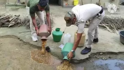 রঘুনাথপুর ২: রঘুনাথপুর ২ব্লকের একাধিক গ্রামে আবগারি দফতর অভিযান চালিয়ে ৪৫লিটার চোলাই মদ ও ৫৮০লিটার তরল বাজেয়াপ্ত করল