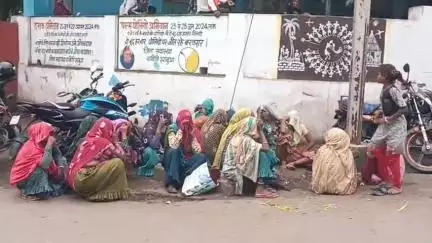 झाबुआ: आदिवासी महिला की मृत्यु, पुलिस ने पोस्टमार्टम के लिए भेजा शव, परिजनों का आरोप- गलत इलाज से हुई मौत