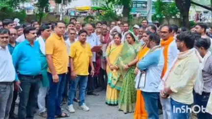 नरैनी: बेसिक शिक्षा विभाग ने विद्यालय मर्ज करने की प्रक्रिया के संबंध में नरैनी विधायक को दिया पत्र