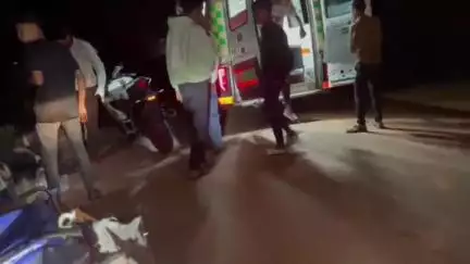 बालोद: बस स्टैंड में फल बेचने वाला युवक सड़क हादसे में घायल, मवेशी से टकराने के बाद 8 किमी बाइक चलाकर पहुंचा बालोद