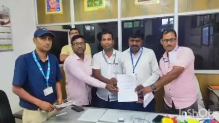 जमालपुर: दिव्यांग यात्री सुविधा का जायजा लेने जमालपुर स्टेशन पहुंचे डिजिबल इम्पलाई एसोसिएशन, स्टेशन प्रबंधक को सौंपा ज्ञापन