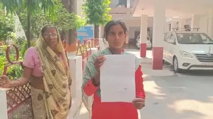 उन्नाव: रहीमाबाद गांव की युवती ने पड़ोसी पर लेखपाल व पुलिस की मिलीभगत से जमीन कब्जा करवाने का आरोप लगाया, DM से की शिकायत