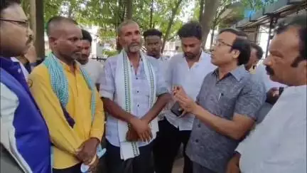 ଧରାକୋଟ: ସିଙ୍ଗିପୁର ଗ୍ରାମର ନିର୍ଯାତିତ ଦୁଇ ଦଳିତଙ୍କୁ ସାକ୍ଷାତ ପରେ ପ୍ରତିକ୍ରିୟା ରଖିଲେ ବିଏସପି ରାଜ୍ୟ ପ୍ରଭାରୀ