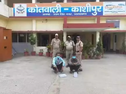 काशीपुर: दो आरोपियों को अलग-अलग स्थानों से 2 अवैध चाकुओं के साथ कोतवाली काशीपुर पुलिस ने किया गिरफ्तार