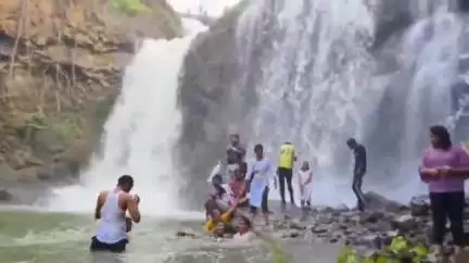 ಬೆಳಗಾವಿ: ಪ್ರವಾಸಿಗರನ್ನು ಕೈ ಬೀಸಿ ಕರೆಯುತ್ತಿರುವ ಕಿತವಾಡ್ ಫಾಲ್ಸ್!