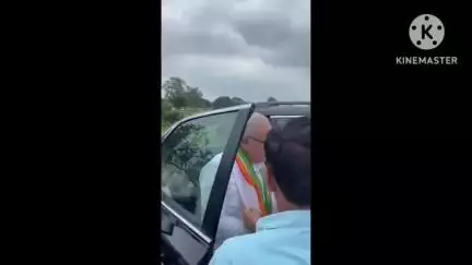 ग्राम दानसरा में पूर्व मुख्यमंत्री भूपेश बघेल का कांग्रेस नेताओं ने किया जोरदार स्वागत