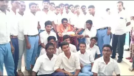 గ్యారంపల్లి గురుకుల కళాశాలలో బదిలీ అయిన అధ్యాపకులకు ఘనంగా వీడ్కోలు సమావేశం