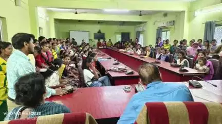 ରେଢାଖୋଲ: ଯୁଯୋମୁରା ବ୍ଲକ୍ ସଭାଗୃହ ଠାରେ ଦୀନଦୟାଲ ଉପାଧ୍ୟାୟ ଗ୍ରାମୀଣ କୌଶଳ ଯୋଜନା ଅନ୍ତର୍ଗତ ବ୍ଲକ ସ୍ତରୀୟ ପରାମର୍ଶ ଶିବିର ଅନୁଷ୍ଠିତ
