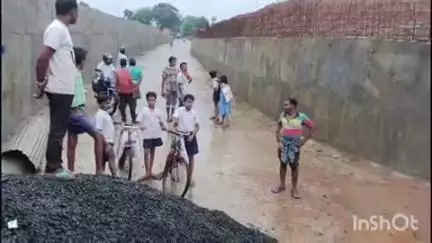 ରେଢାଖୋଲ: ରେଲୱେ ଅଣ୍ଡର ପାସରେ 4 ଫୁଟର ପାଣି, ବେଲଡିହି କଦଳିଗଡ଼ ରାସ୍ତାରେ ଯାତାୟତ ବନ୍ଦ