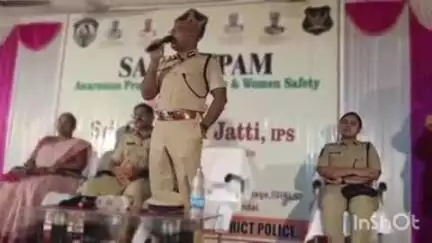 మాదకద్రవ్యాల వల్ల కలిగే అనర్ధాల గురించి యువత చైతన్యం తీసుకురావాలి: పీకోనవలసలో డీఐజీ గోపీనాథ్ జెట్టి