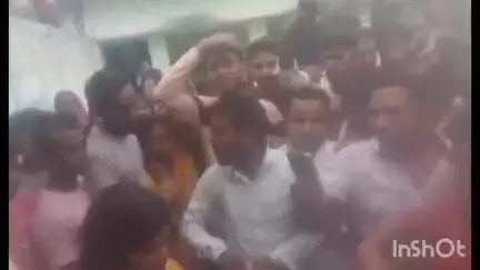 बरहट: छेदलाही में दोस्त की पत्नी की मदद करने गए युवक को ग्रामीणों ने पकड़कर कराया शादी, पीड़ित ने प्रशासन से न्याय की गुहार