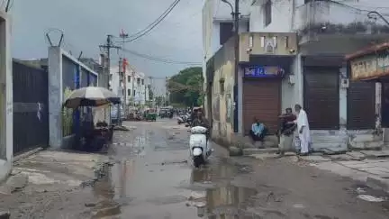 મહેમદાવાદ: વિરોલ દરવાજા,જવાહરબઝાર જેવા વિવિધ વિસ્તારોમાં રોડ ઉપર પડેલ ખાડાઓની સમસ્યાને લઈને મહે, નગરપાલિકામાં રજુઆત #Jansamasya