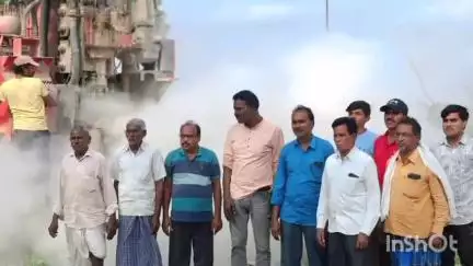 కరీంనగర్: మండల కేంద్రానికి మంజూరు చేయబడ్డ 7.75 లక్షలతో బోర్ మోటార్ల పనుల ప్రారంభం: మాజీ జెడ్పిటిసి రవీందర్