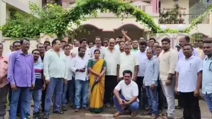 ରାୟଗଡା: ରାୟଗଡା ଜିଲ୍ଲା କଂଗ୍ରେସ ଦଳର ନୂତନ ଜିଲ୍ଲା ସଭାପତିଙ୍କୁ ଭେଟି ଶୁଭେଚ୍ଛା ଜଣାଇଲେ  ଗୁଣପୁର ନିର୍ବାଚନ ମଣ୍ଡଳୀ ଦଳୀୟ କର୍ମକର୍ତ୍ତା