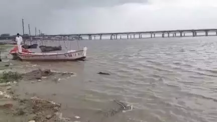 प्रयागराज में गंगा-यमुना का जलस्तर बढ़ा, लेकिन खतरे से अभी दूर है