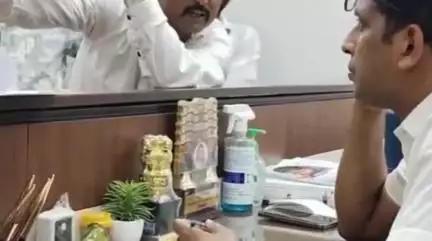 देपालपुर: देपालपुर के कुमगारा गांव में नाले पर अतिक्रमण से ग्रामीण परेशान, कलेक्टर आशीष सिंह से की शिकायत