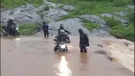କୋରାପୁଟ ସହର: ନନ୍ଦପୁର ରାଙ୍ଗନିଗୁଡା ଗ୍ରାମକୁ ସଂଯୋଗ କରୁଥିବା ରାସ୍ତା ନାଳ ଉପରେ ପାଣି, ବିପଦ ସଙ୍କୁଳ ଭାବରେ ଯାତାୟତ