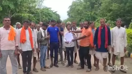 कुम्भराज: बांसाहेड़ा खुर्द के लोगों ने दबंगों पर चरनोई भूमि पर कब्जा कर बेचने का आरोप लगाया, कलेक्टर से शिकायत की