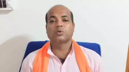 গোসাবা: তৃনমূলের হাতে আক্রান্ত বিধায়ক সিদ্দিকুল্লা চৌধুরী, এটাই হওয়ার ছিলো বলে সিদ্দিকুল্লাকে আক্রমন সাংগঠনিক জেলা BJPর মুখপাত্র