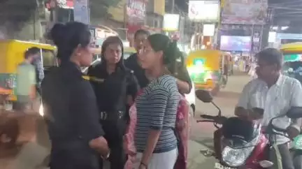 বারুইপুর: মহিলাদের সুরক্ষার্থে সোনারপুর থানায় এলাকায় রাস্তায় বারুইপুর পুলিশ জেলার উইনার্স টিম