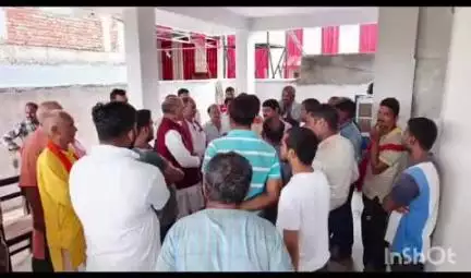 टिकारी: विवेकानन्द कॉलोनी टिकारी में सेवानिवृत्त BAO के निधन से शोक, टिकारी MLA ने परिजनों से मिलकर संवेदना व्यक्त की