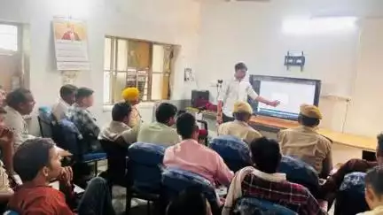 जिले के सभी थानों में शुरू होगी साइबर हेल्प डेस्क, पुलिस लाइन में दिया जा रहा है पुलिसकर्मियों का प्रशिक्षण|