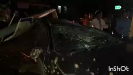 लखनपुर: NH 130 स्थित केवरा में तेज रफ्तार बलेनो कार डिवाइडर के स्ट्रीट लाइट पोल से टकराई, तीन युवा घायल, जिला अस्पताल रेफर