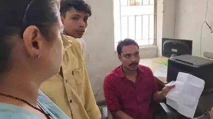 #मथुरा /गलत डेटा फीडिंग:आधार कार्ड में नाम, पता, आदि की गलत प्रविष्टि के कारण लोगों को परेशानी का सामना करना पड़ रहा है