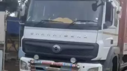 कळमनूरी: जरोडा .शिवारात अवैधरित्या 50 रेडे वाहून नेणारे कंटेनर पकडले,आखाडा बाळापूर पोलिसात गुन्हा दाखल
