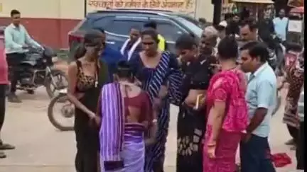 कृष्ण में असली किन्नरों ने नकली किन्नरों को पकड़ा, सिर मुंडवाया, वीडियो वायरल