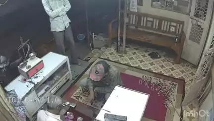 વાંસદા: CCTV આવ્યા સામે, વાંસદામાં જ્વેલર્સની દુકાનમાંથી ચાર લાખના સોનાના દાગીના ચોરી, બંને શખ્સો સામે શંકા