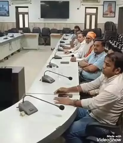 जालौर: जालौर में गुरु पूर्णिमा एवं मोहर्रम पर्व को लेकर पुलिस सतर्क, कलेक्टर ने शांति समिति की ली बैठक