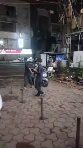 लालघाटी पे मारपीट का वीडियो पुलिस का पता नहीं रात 3 बजे की घटना
