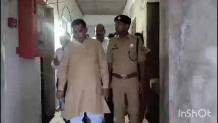 मैनपुरी: पुलिस लाइन में निर्माणाधीन बिल्डिंग का राज्य मंत्री ने निरीक्षण कर गुणवत्ता परखी, दिए आवश्यक दिशा निर्देश