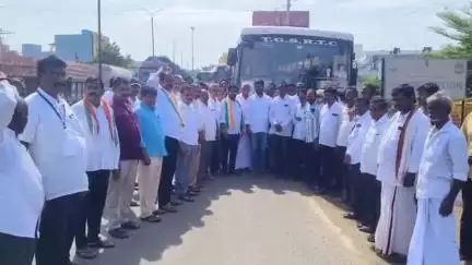 సత్తుపల్లి: హైదరాబాదులో జరిగే కాంగ్రెస్ పార్టీ ఏఐసీసీ అధ్యక్షులు మల్లికార్జున కార్గే భారీ బహిరంగ సభకు సత్తుపల్లి కాంగ్రెస్ నాయకులు