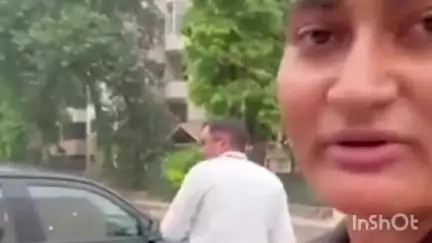 गुरुग्राम के एंबियंस मॉल में सोसाइटी वालों की एंट्री बैन:गेट पर नोटिस चिपकाया; लेडी बाउंसर बोली- बदतमीजी मत करो
