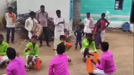 ಕೊಪ್ಪಳ: ಅರಸನಕೇರಿ ಗ್ರಾಮದಲ್ಲಿ ಮೊರಂ ಹಬ್ಬದ ನಿಮಿತ್ತ ಹೆಜ್ಜೆ ಕುಣಿತ,ಹುಲಿ ಕುಣಿತ ಕಾರ್ಯಕ್ರಮ ಯಶಸ್ವಿ
