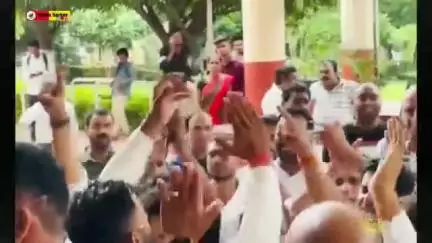 इटावा घटना के विरोध मैं मध्य प्रदेश  के हर जिले में ज्ञापन कार्यक्रम एवं बिरोध प्रदर्शन
जय श्री कृष्ण🙏
#follower