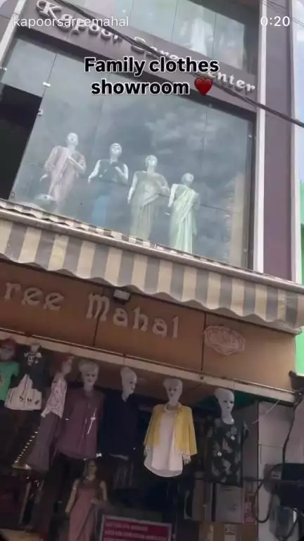 Family clothes showroom kapoorsareemahal jwalanager thik pull ke jeene ke samne rampur