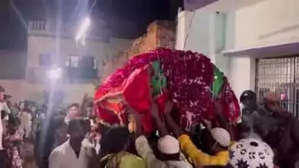 हमीरपुर: मौदहा में मोहर्रम की 7वीं पर निकाला गया पलंग व अलम का जुलूस