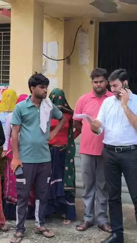वैर: गांव ऊनापुर के मनरेगा श्रमिकों ने एसडीएम को सौंपा ज्ञापन, मेट को हटवाने की रखी मांग