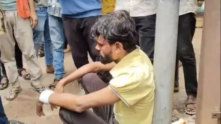 बड़ा मलेहरा: बड़ामलहरा में युवती से ज़बरदस्ती कर रहे मुस्लिम युवक को लोगों ने पकड़ा, पुलिस के हवाले किया