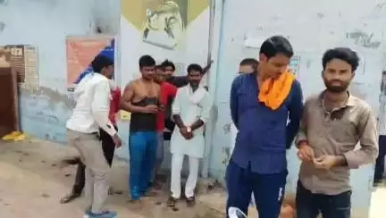 महोबा: करहरा गांव के पास अज्ञात वाहन की टक्कर से बाइक सवार युवक की मौत, दूसरा गंभीर रूप से घायल