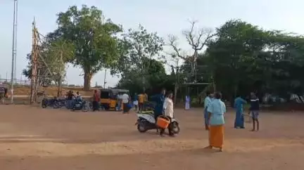 புதுக்கோட்டை: சிங்கமுத்து அய்யனார் கோவில் திடலில் துவங்கியது புறா போட்டி புறா வளர்ப்போர் ஏராளமானோர் பங்கேற்பு