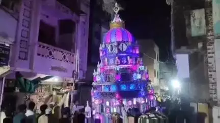 હાલોલ: હાલોલ નગરમાં મોહરમ પર્વને અનુલક્ષીને ઠેરઠેર કલાત્મક તાજીયાની સ્થાપના કરાઈ